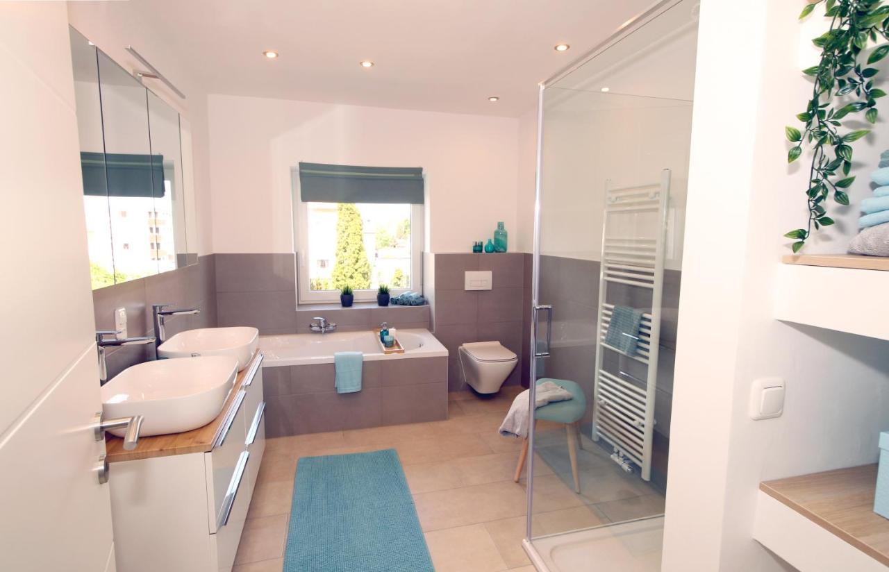 Ferienhaus Westermann, 4 Schlafzimmer, Waschmaschine, Trockner, Businesswohnung, Monteurzimmer ザルツギッター エクステリア 写真